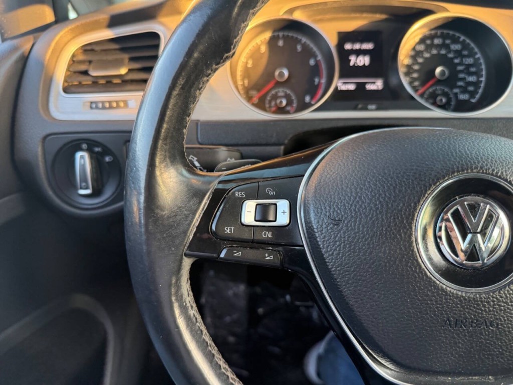 2015 Volkswagen Golf Image 14