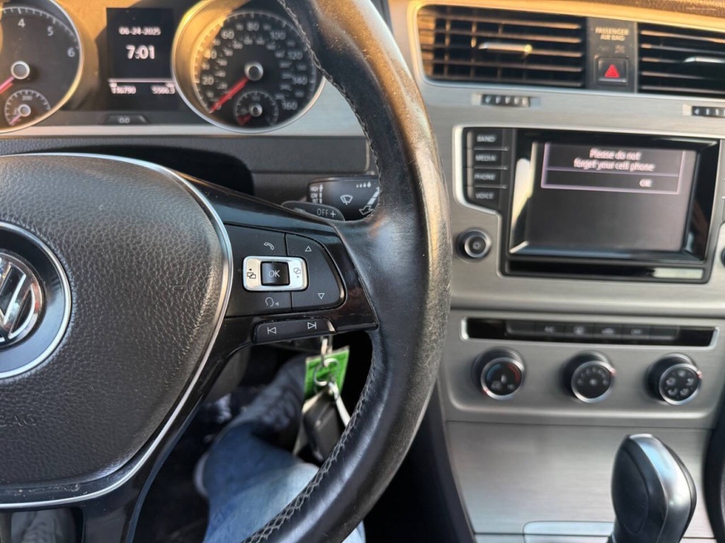 2015 Volkswagen Golf Image 14