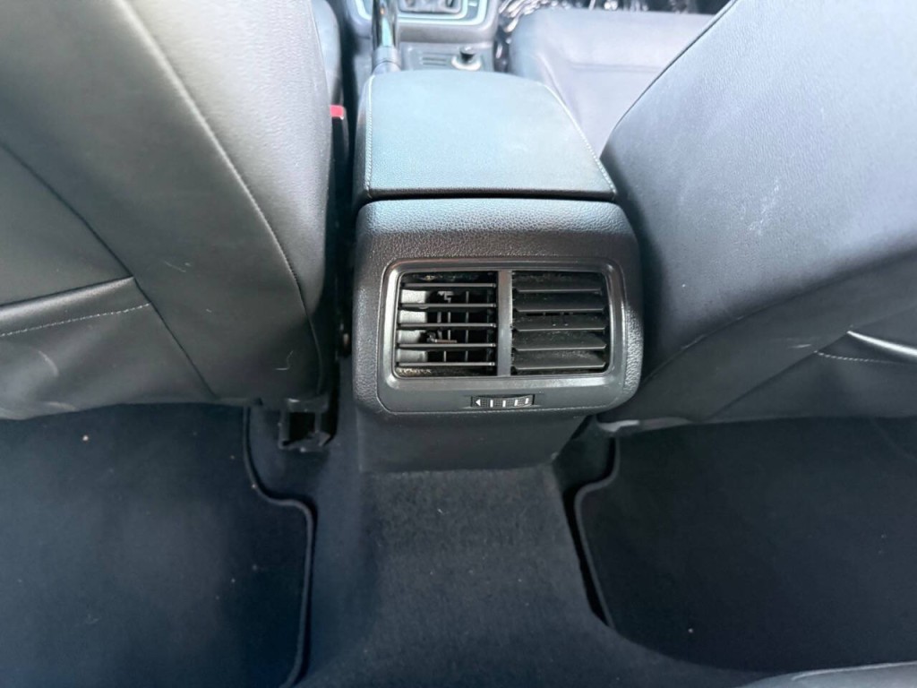 2015 Volkswagen Golf Image 26