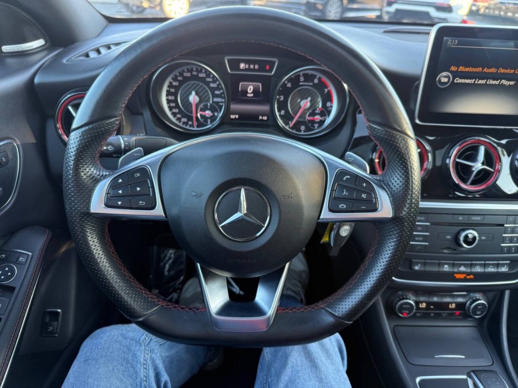 2015 Mercedes-Benz CLA-Class Image 12