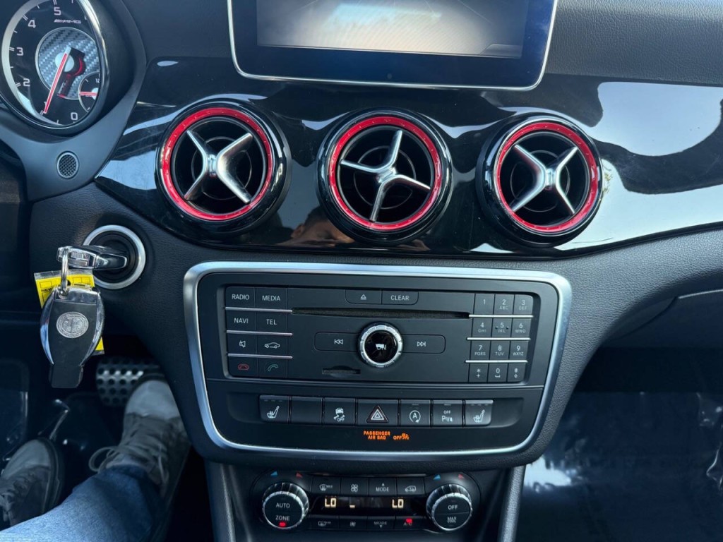 2015 Mercedes-Benz CLA-Class Image 18