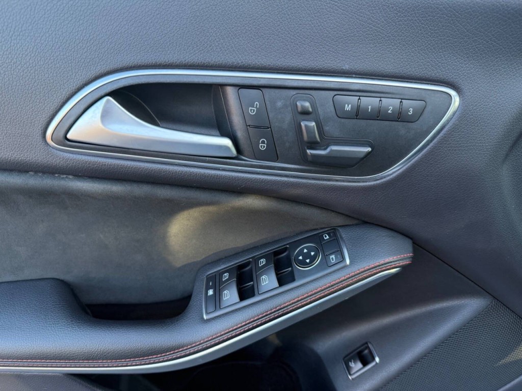 2015 Mercedes-Benz CLA-Class Image 22