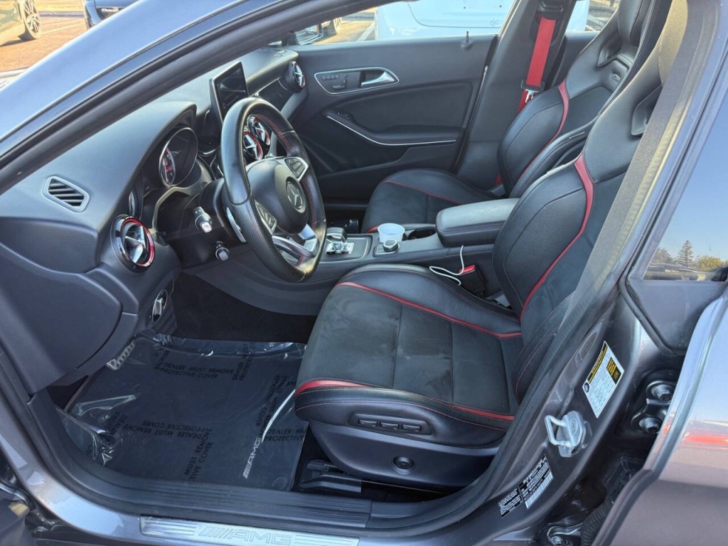 2015 Mercedes-Benz CLA-Class Image 24