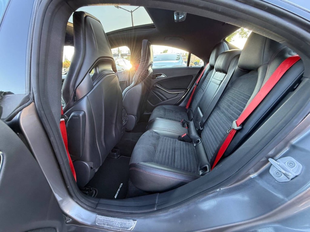 2015 Mercedes-Benz CLA-Class Image 28