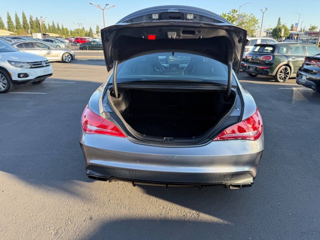 2015 Mercedes-Benz CLA-Class Image 31