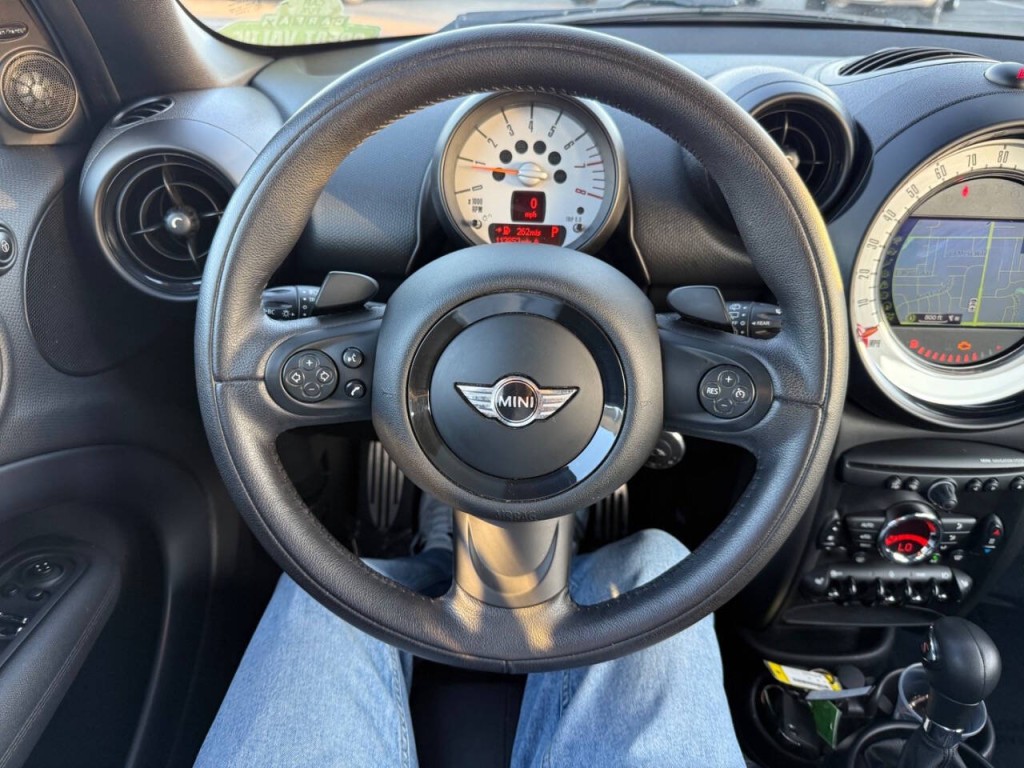 2014 MINI Countryman Image 11