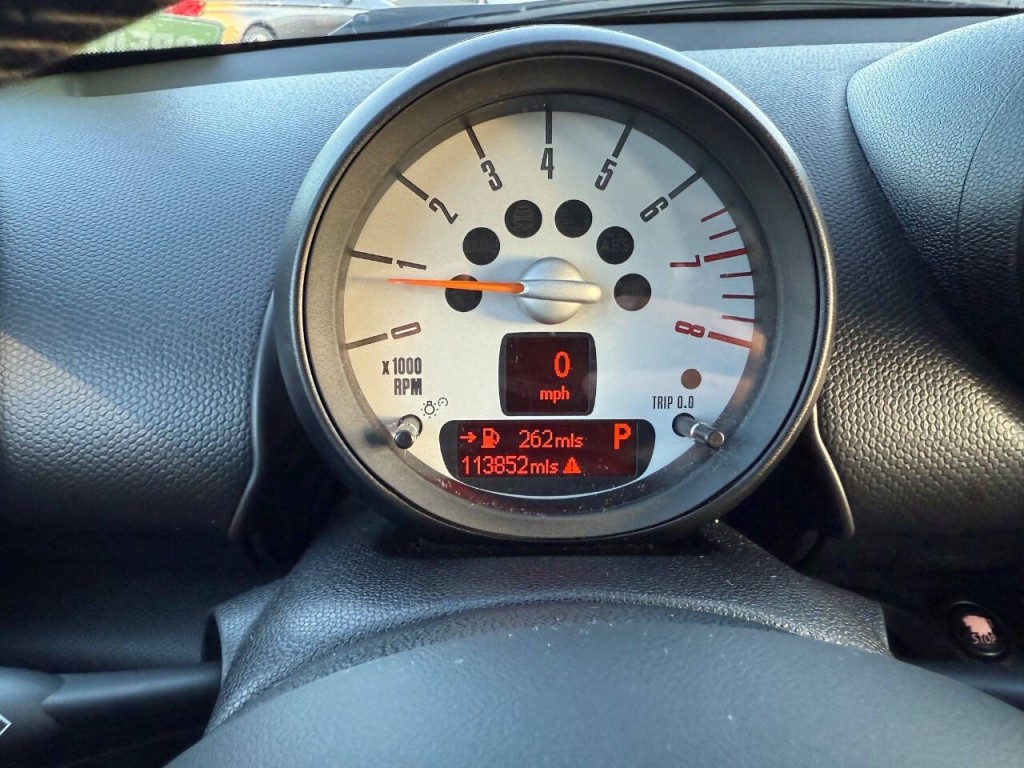 2014 MINI Countryman Image 14