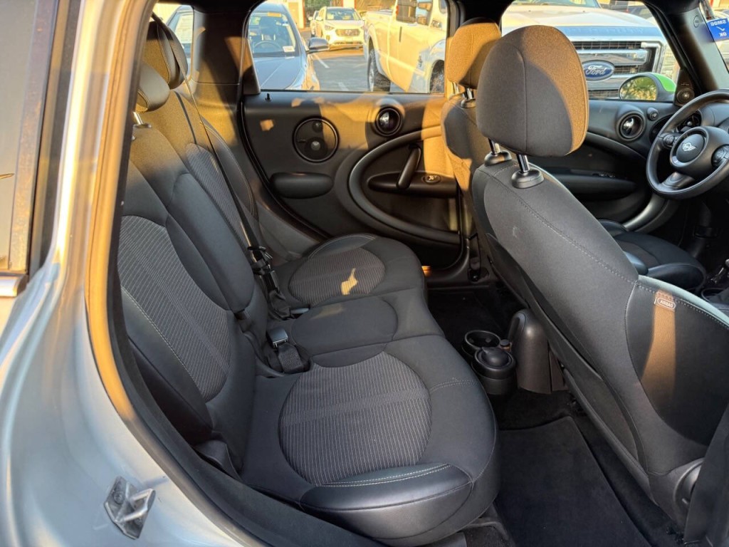 2014 MINI Countryman Image 26