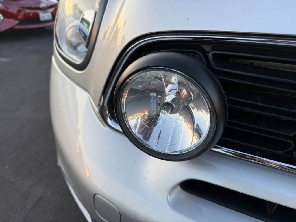 2014 MINI Countryman Image 32
