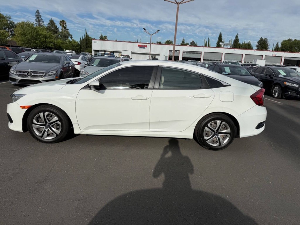 2018 Honda Civic Image 8