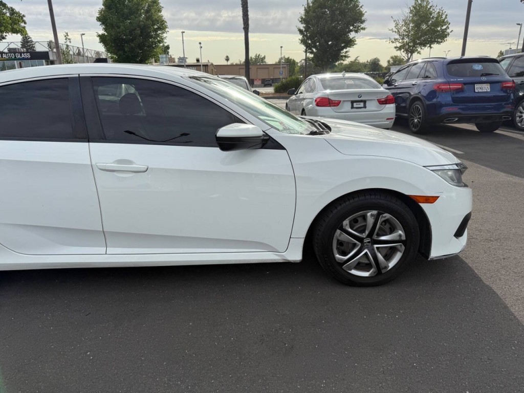 2018 Honda Civic Image 29