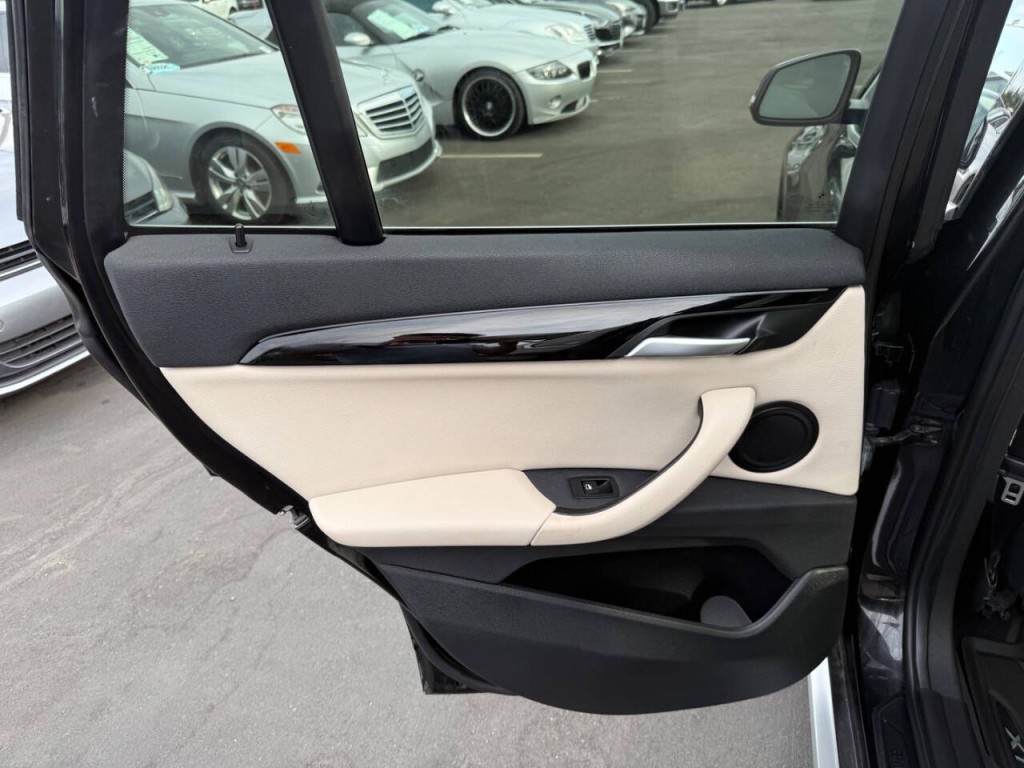 2020 BMW X1 Image 29