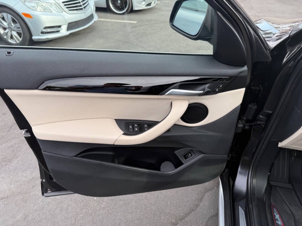 2020 BMW X1 Image 25
