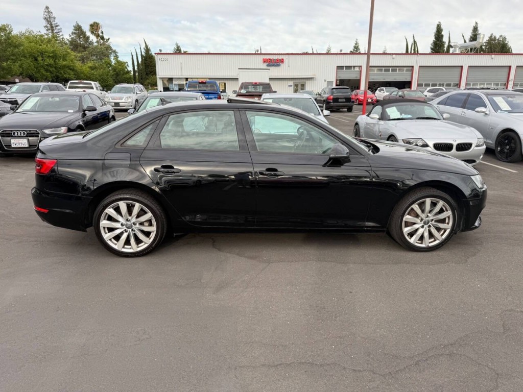 2017 Audi A4 Image 4