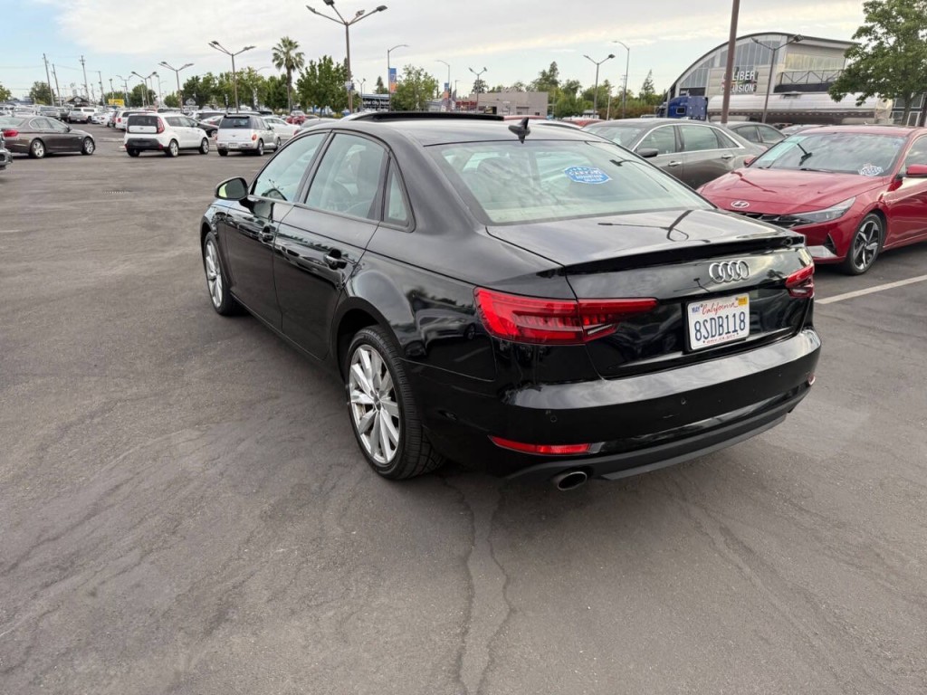 2017 Audi A4 Image 7