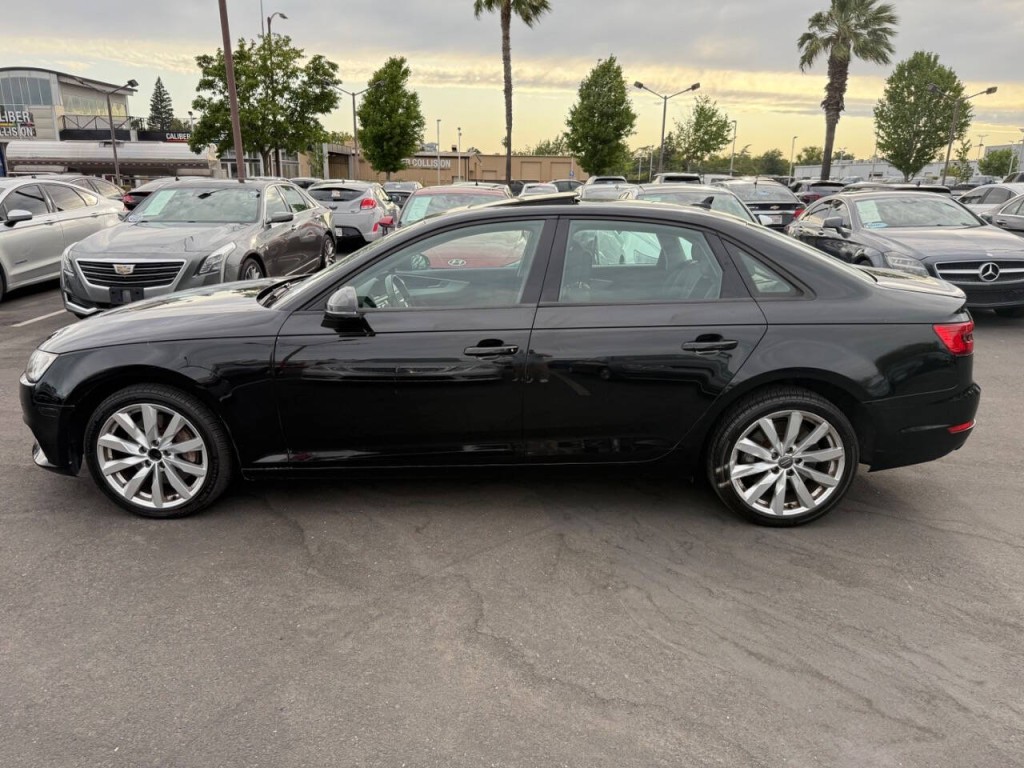 2017 Audi A4 Image 8