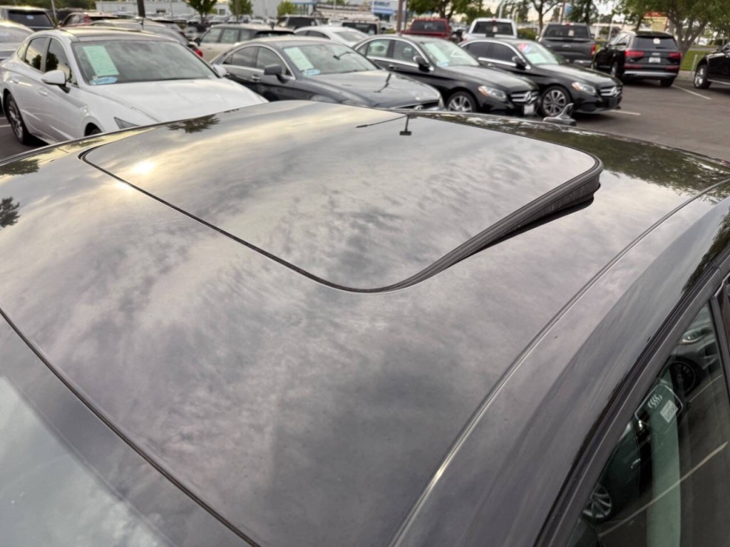 2017 Audi A4 Image 9