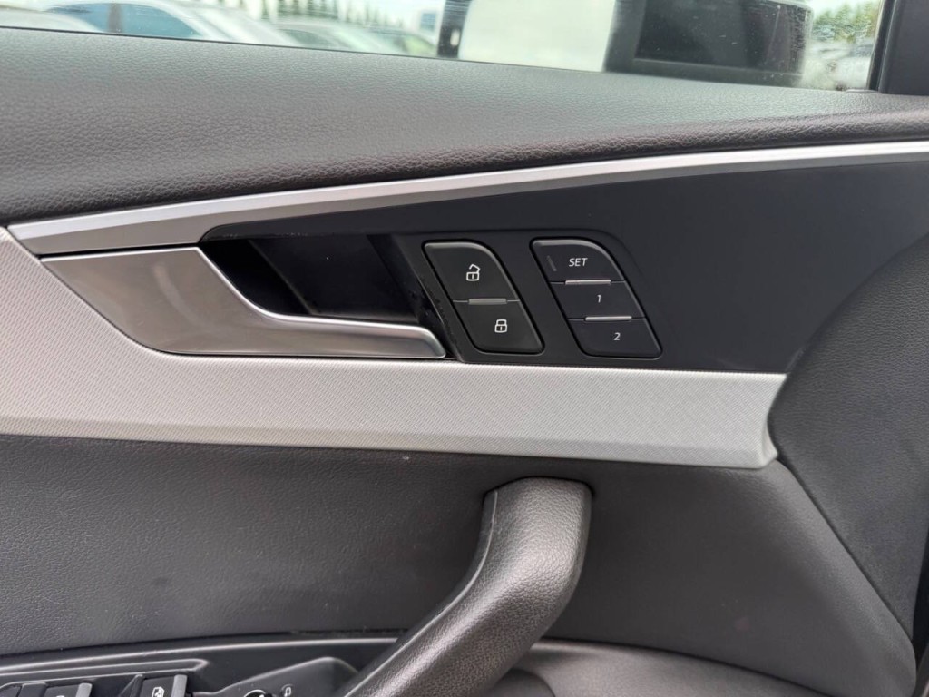 2017 Audi A4 Image 21