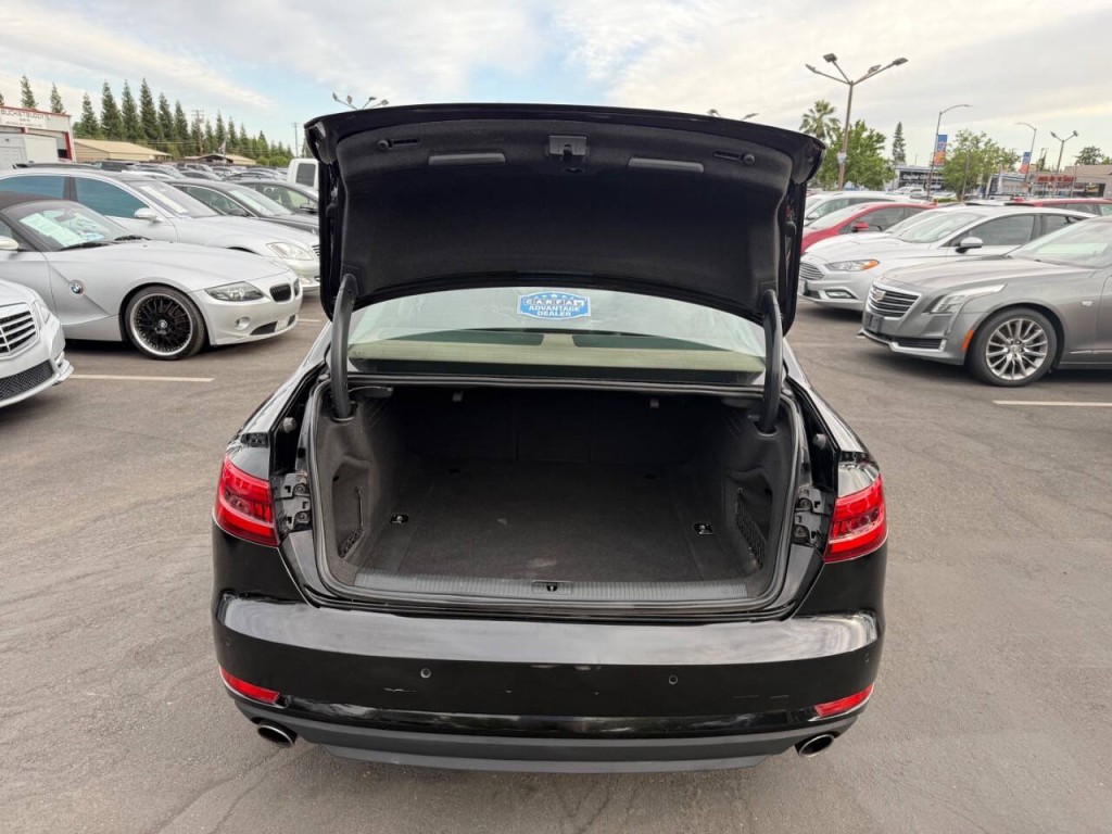 2017 Audi A4 Image 26