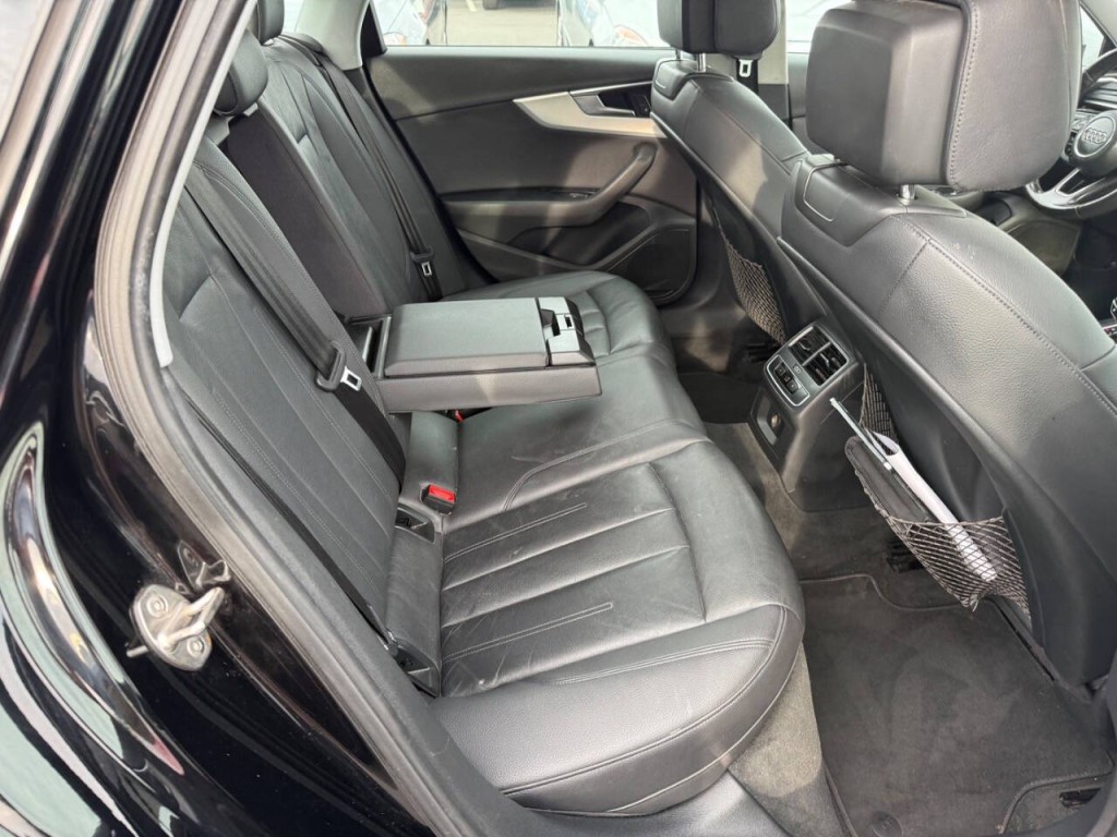 2017 Audi A4 Image 33