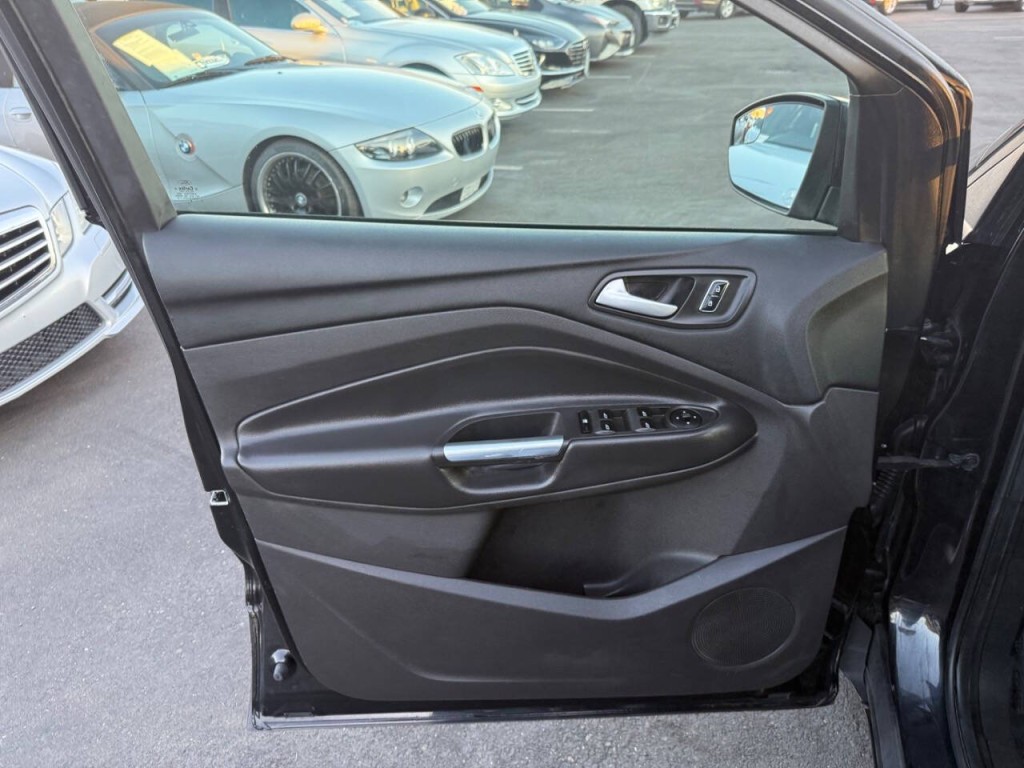 2015 Ford Escape Image 16