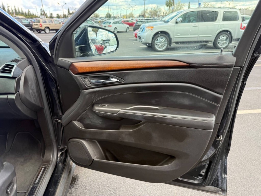 2012 Cadillac SRX Image 28
