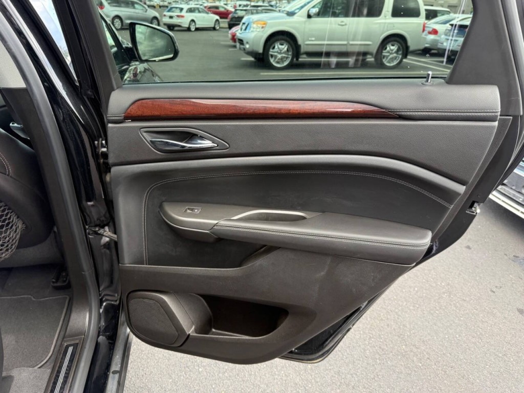 2012 Cadillac SRX Image 30