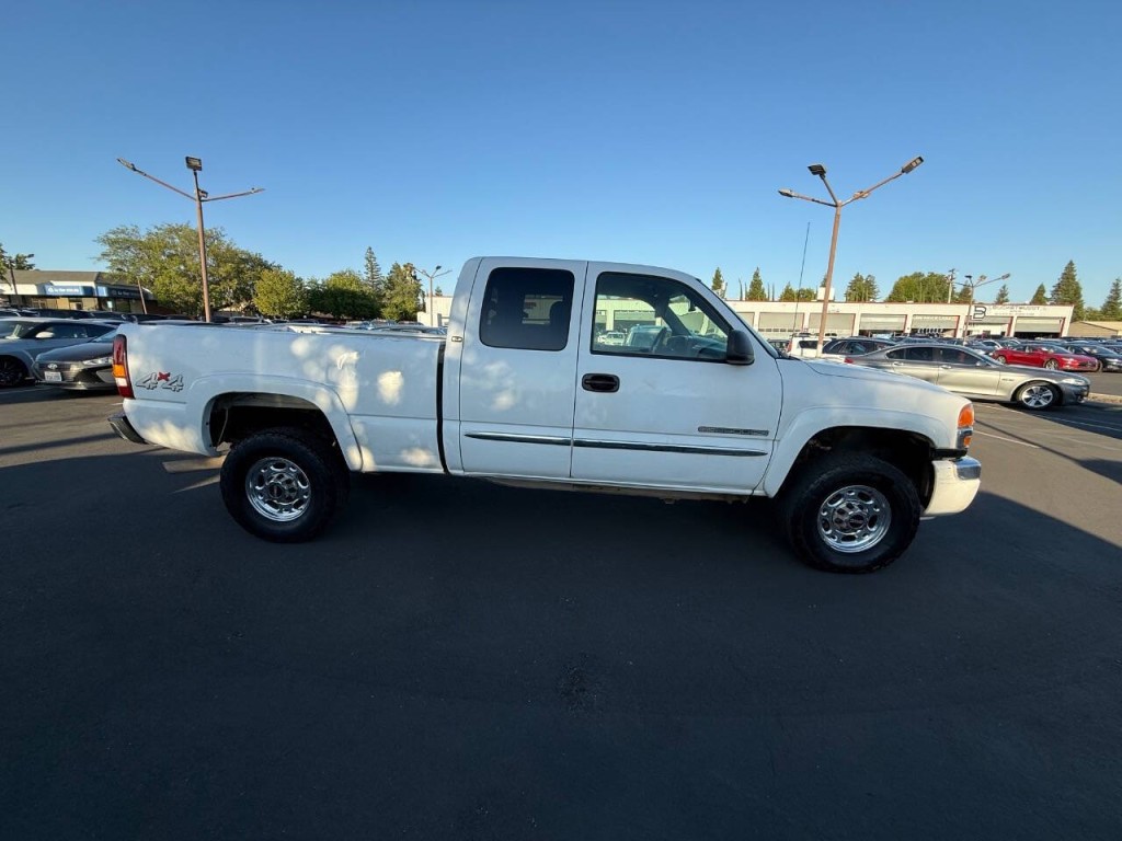 2006 GMC Sierra 2500 Image 4