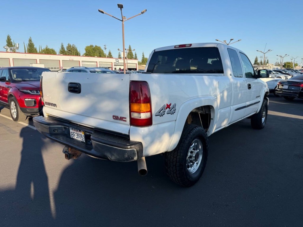 2006 GMC Sierra 2500 Image 5