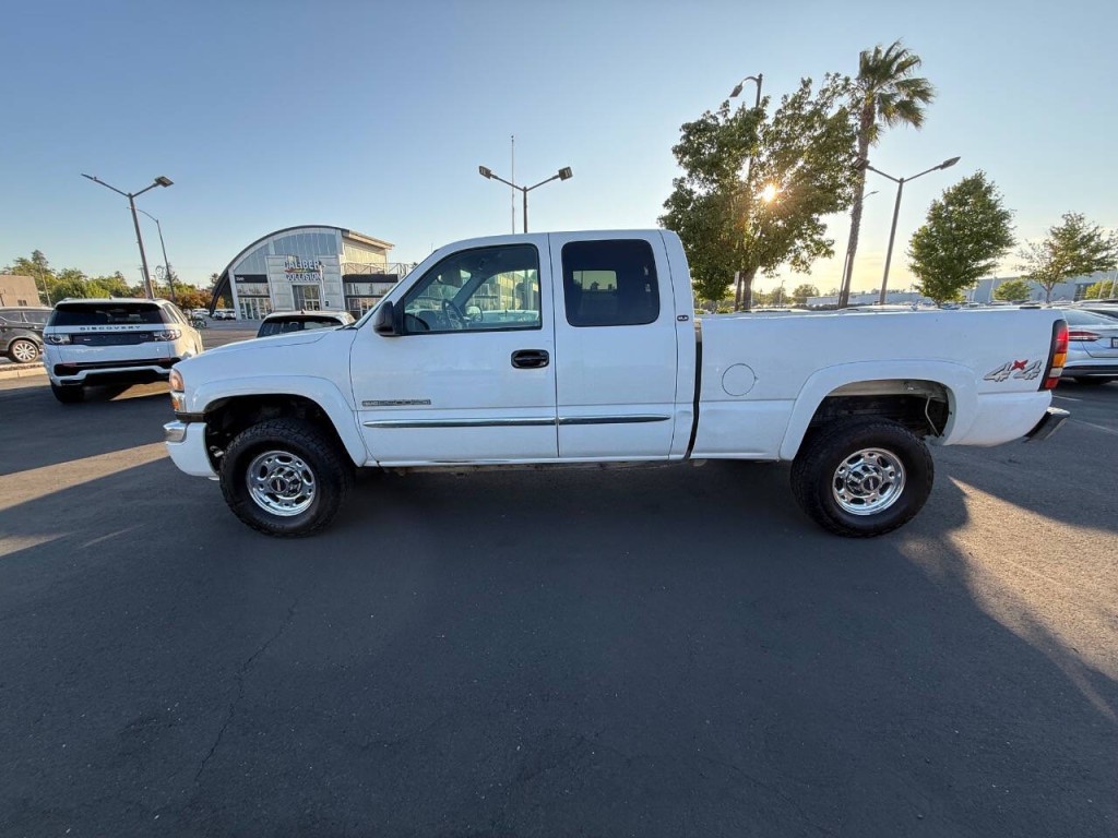 2006 GMC Sierra 2500 Image 8