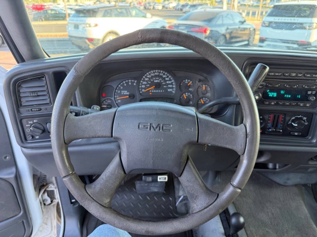 2006 GMC Sierra 2500 Image 13