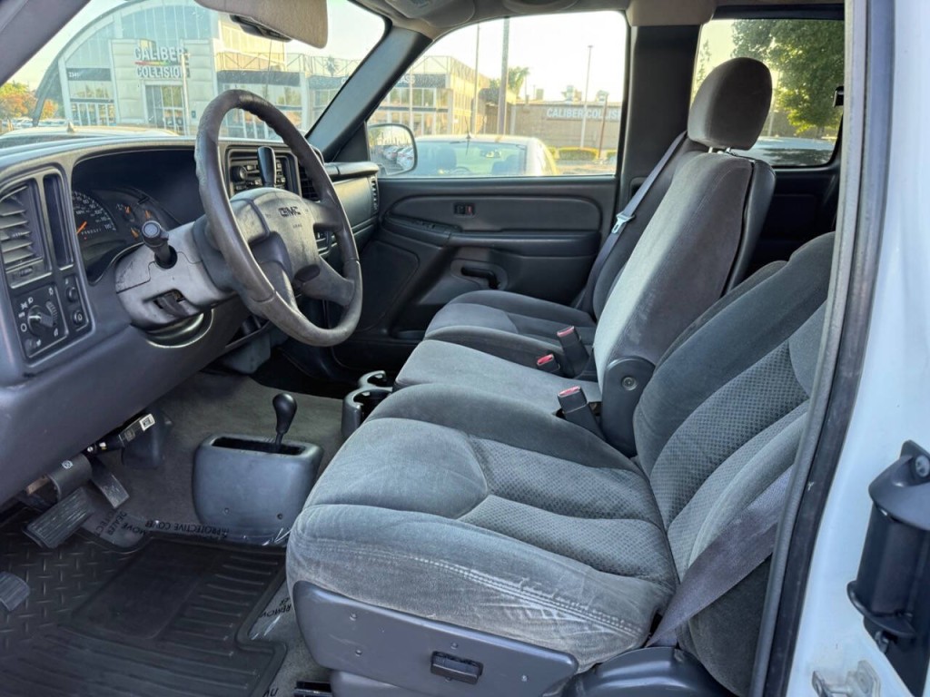 2006 GMC Sierra 2500 Image 18