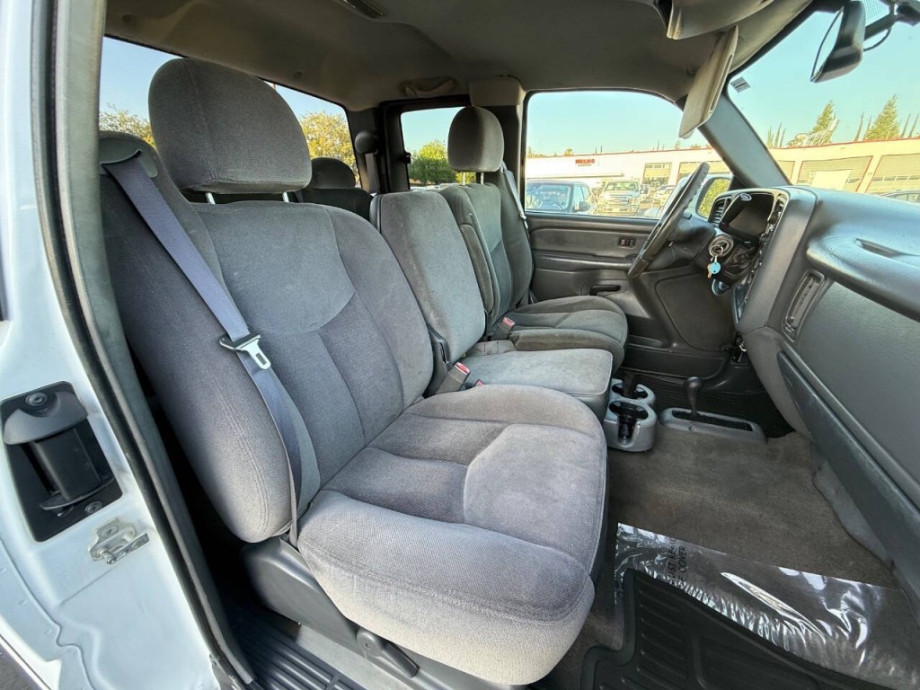 2006 GMC Sierra 2500 Image 24