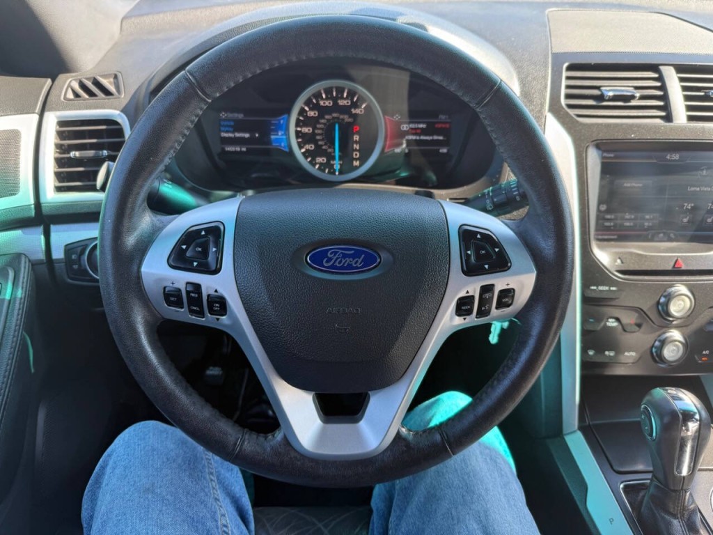 2015 Ford Explorer Image 9