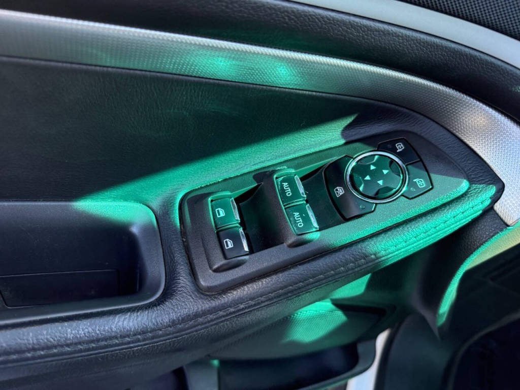2015 Ford Explorer Image 20