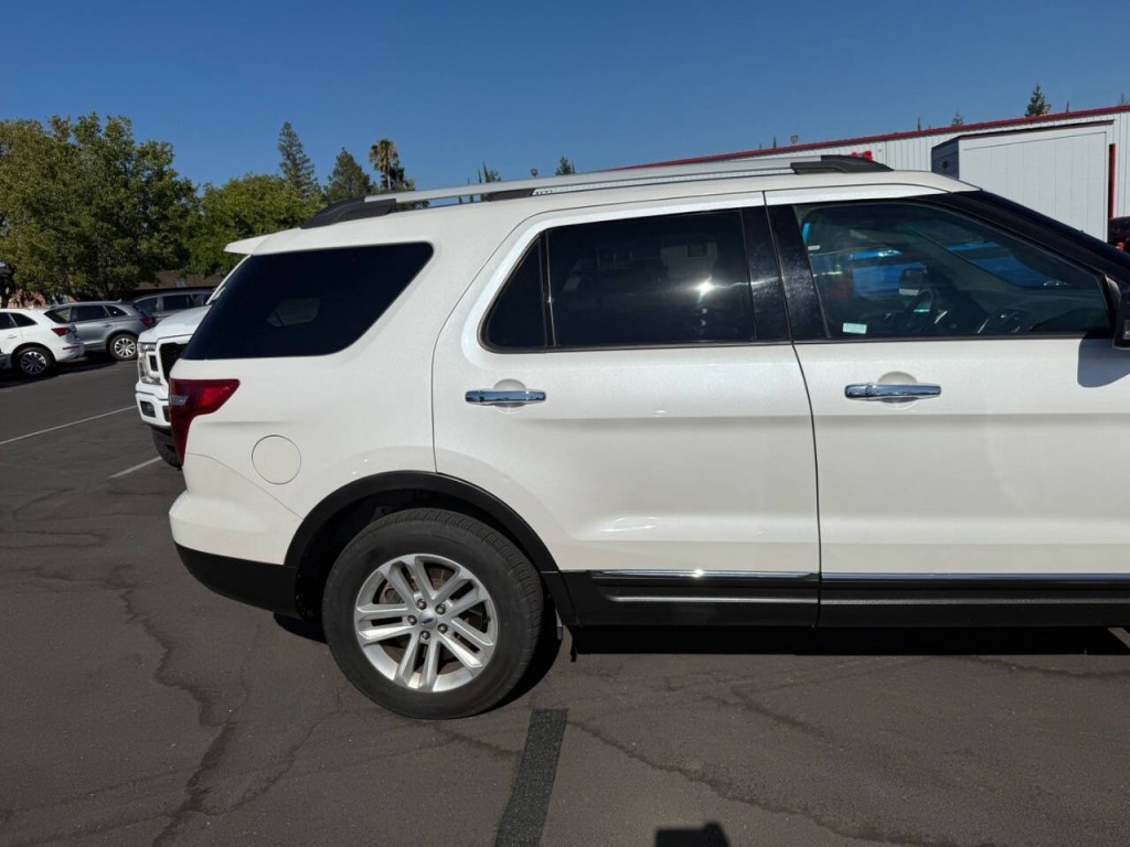 2015 Ford Explorer Image 36