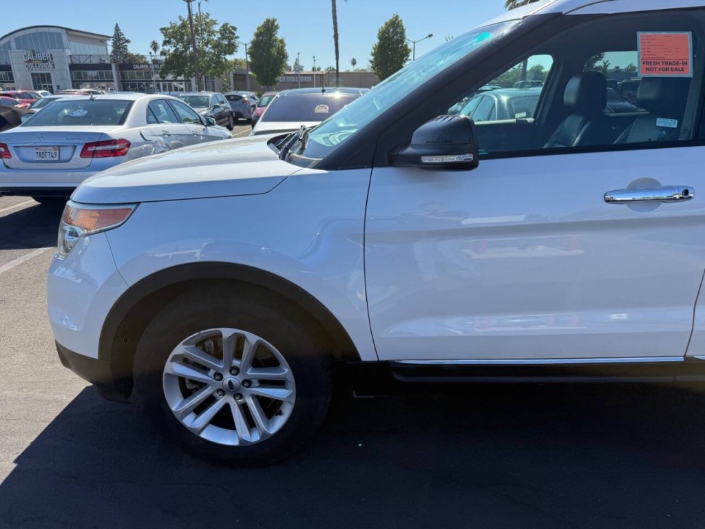 2015 Ford Explorer Image 38