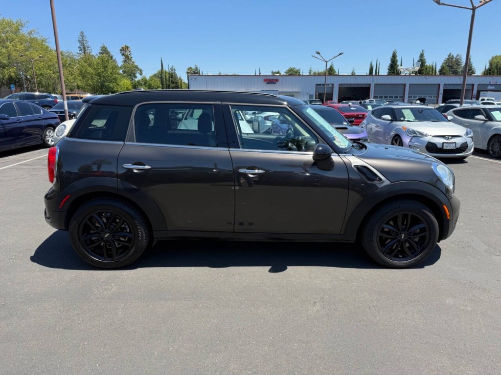 2015 MINI Countryman Image 4
