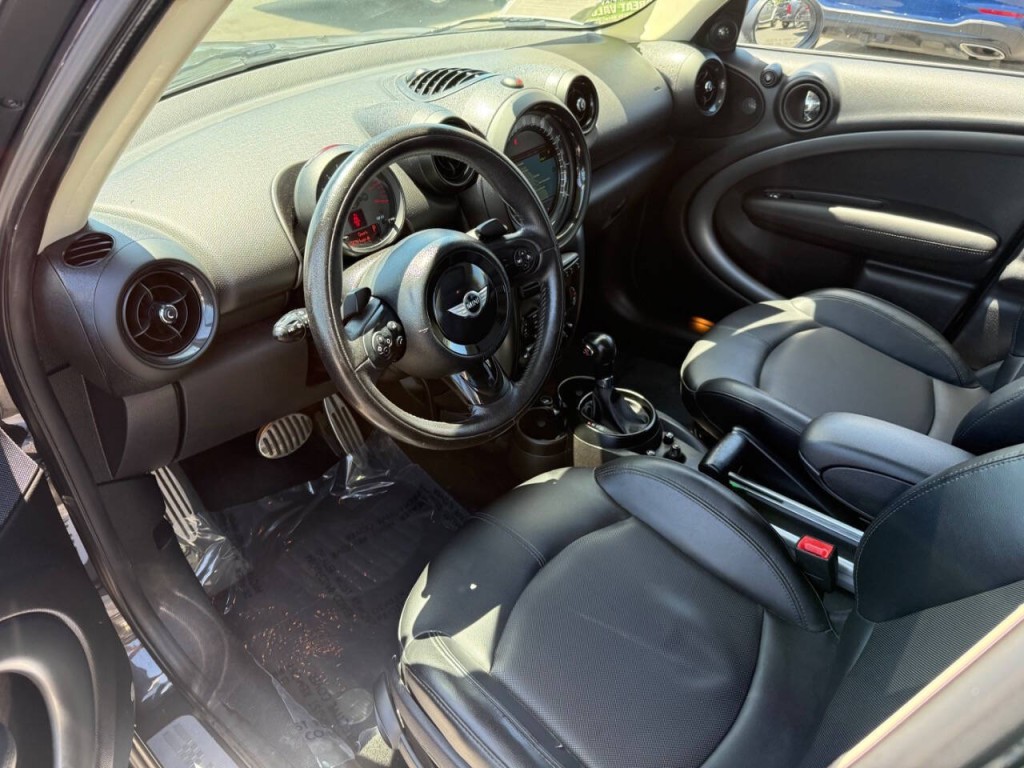 2015 MINI Countryman Image 10