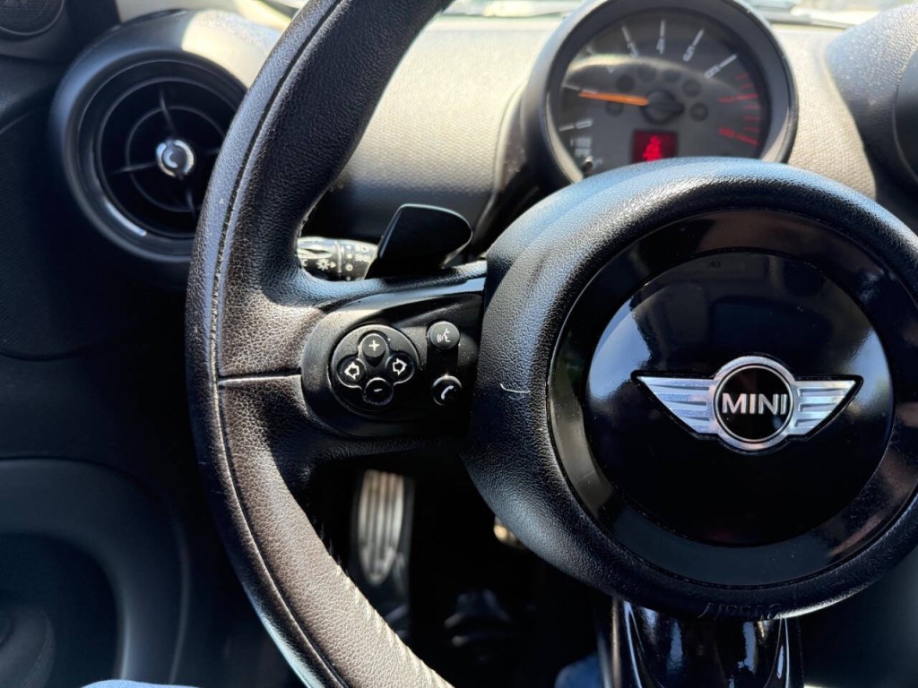 2015 MINI Countryman Image 13
