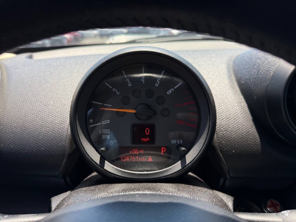2015 MINI Countryman Image 14