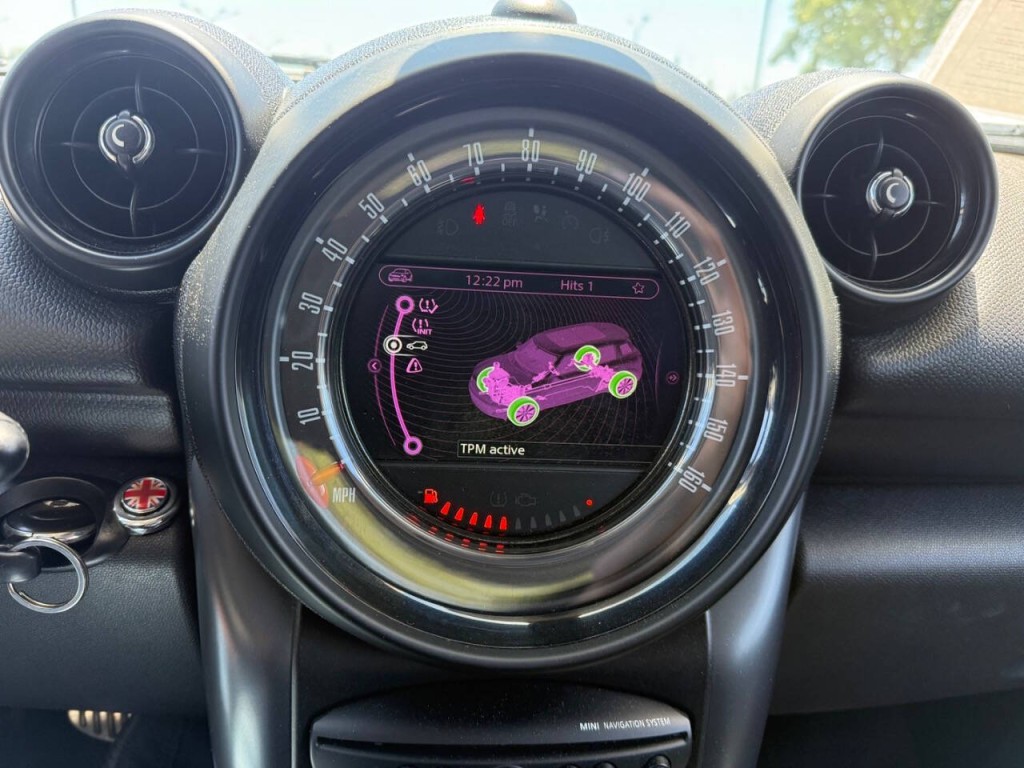 2015 MINI Countryman Image 15