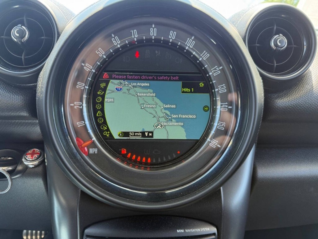 2015 MINI Countryman Image 17