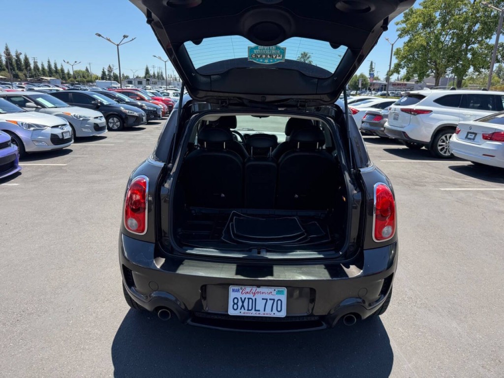2015 MINI Countryman Image 25
