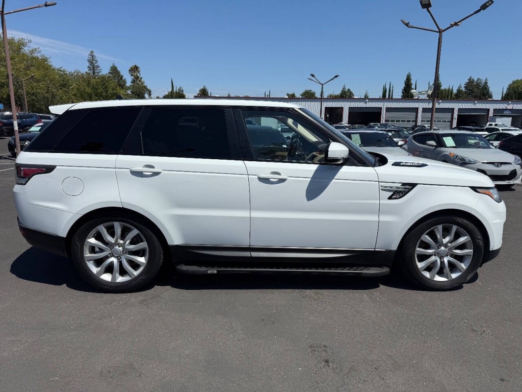 2016 Land Rover Range Rover Sport Image 4