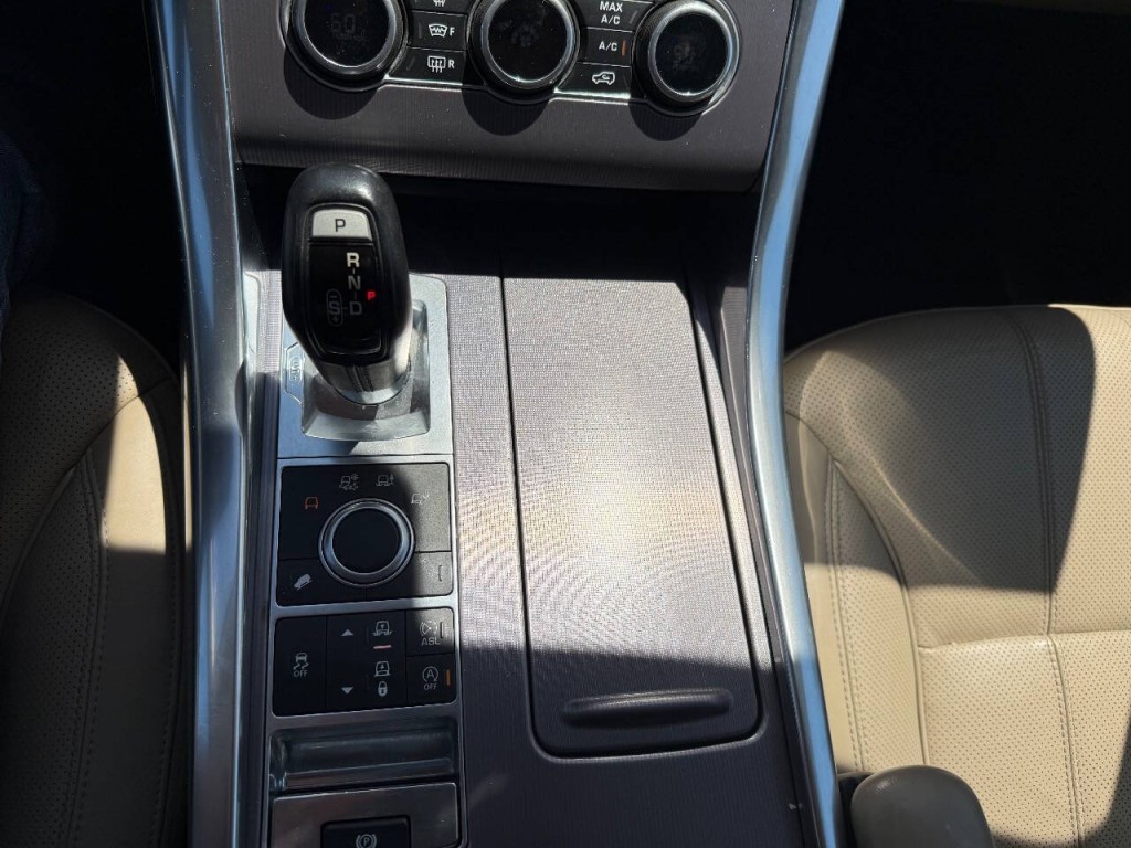 2016 Land Rover Range Rover Sport Image 17