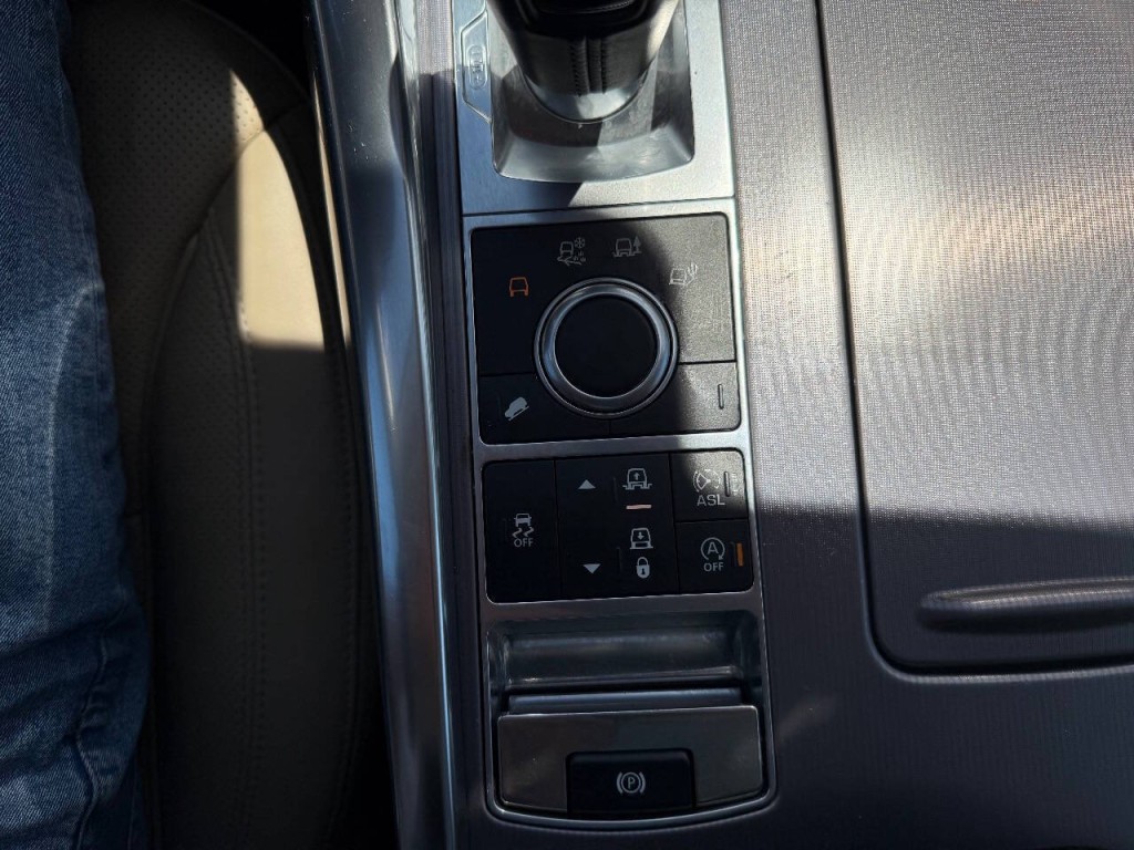 2016 Land Rover Range Rover Sport Image 18