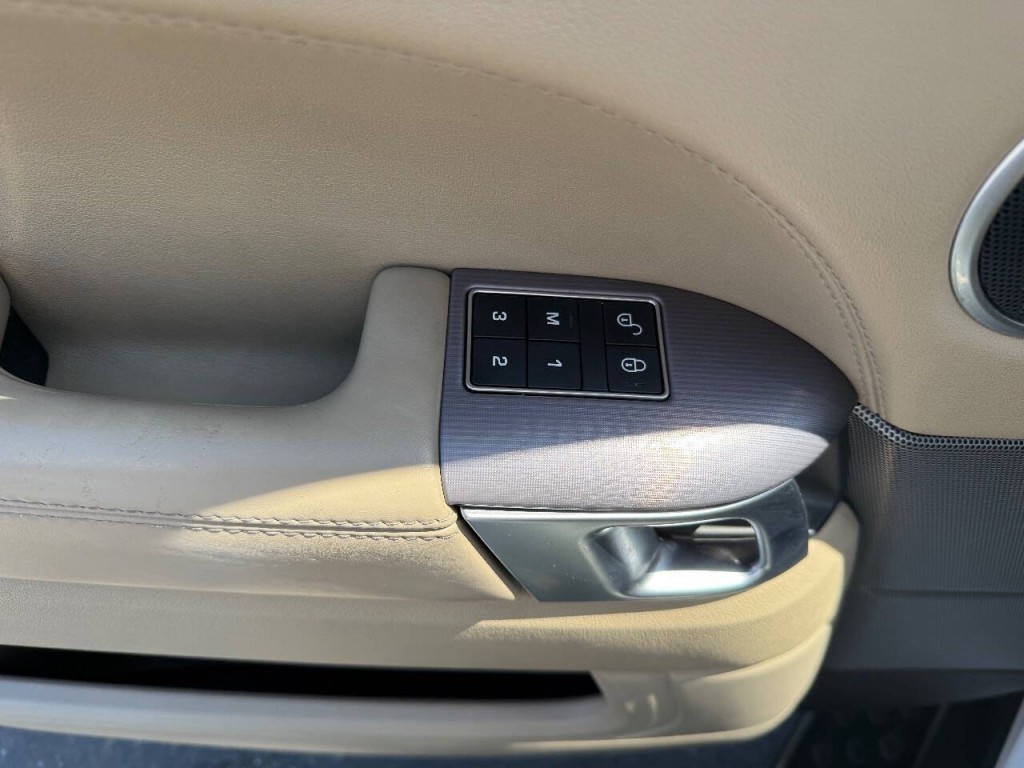 2016 Land Rover Range Rover Sport Image 22