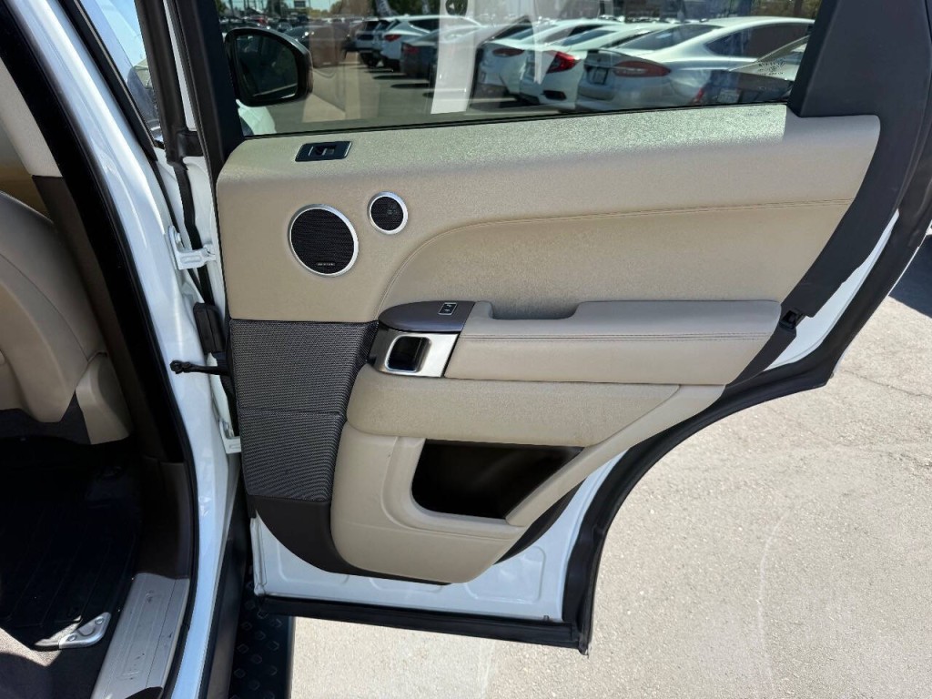 2016 Land Rover Range Rover Sport Image 32