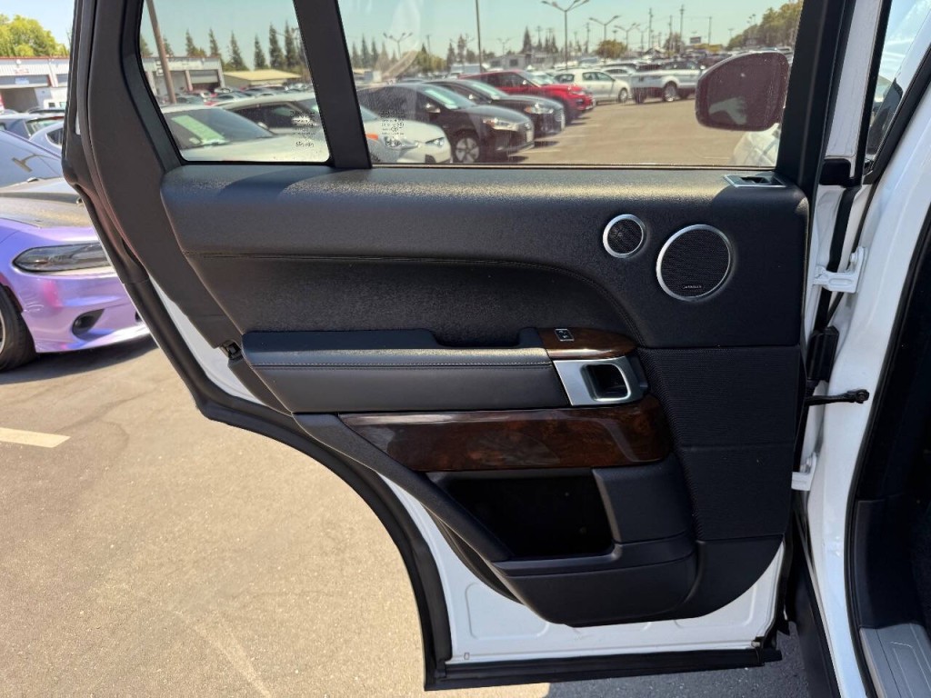 2014 Land Rover Range Rover Image 22